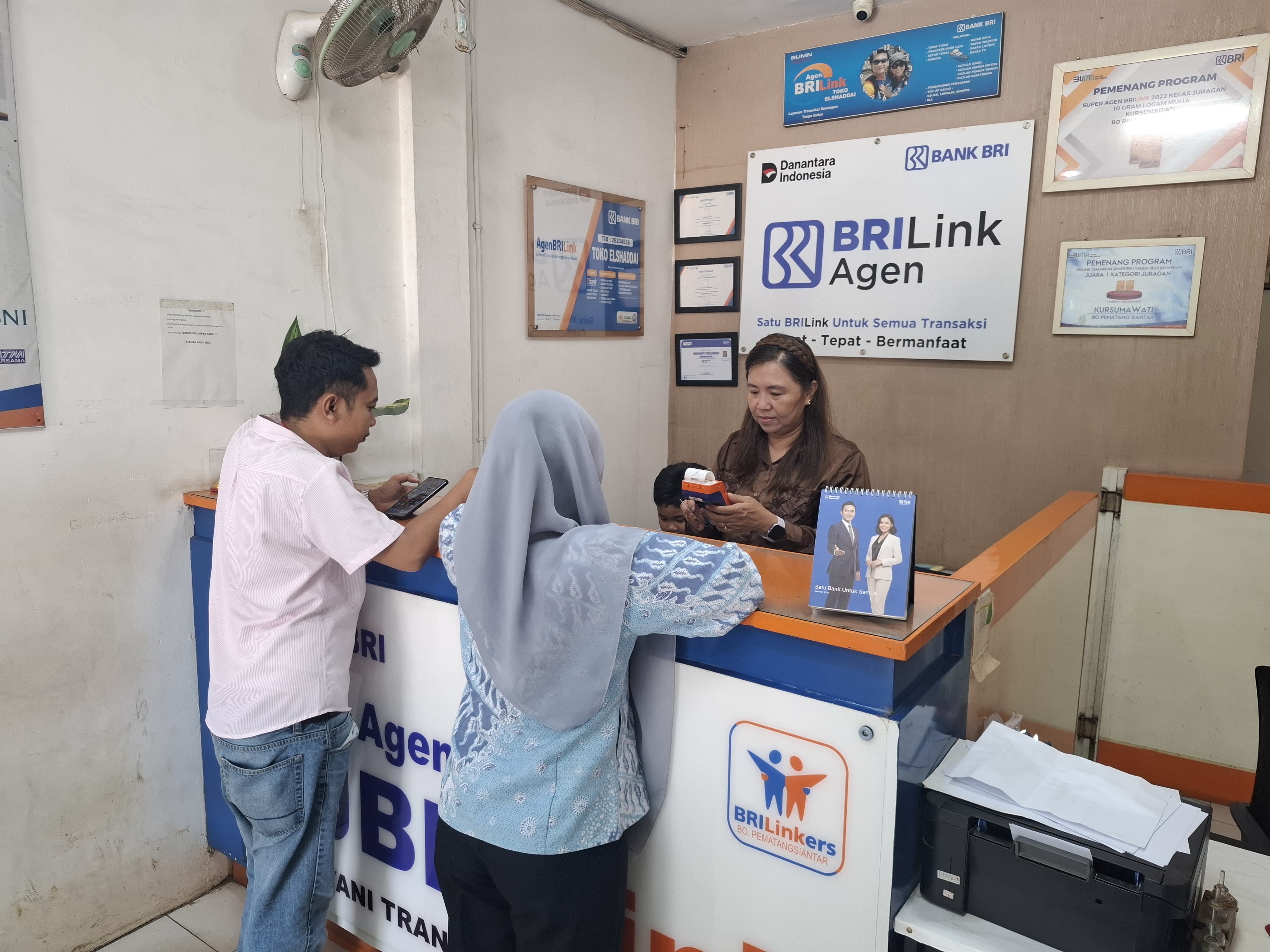 Konsisten Edukasi Warga, Agen BRILink Kursumawati Sukses Raih Grand Prize!