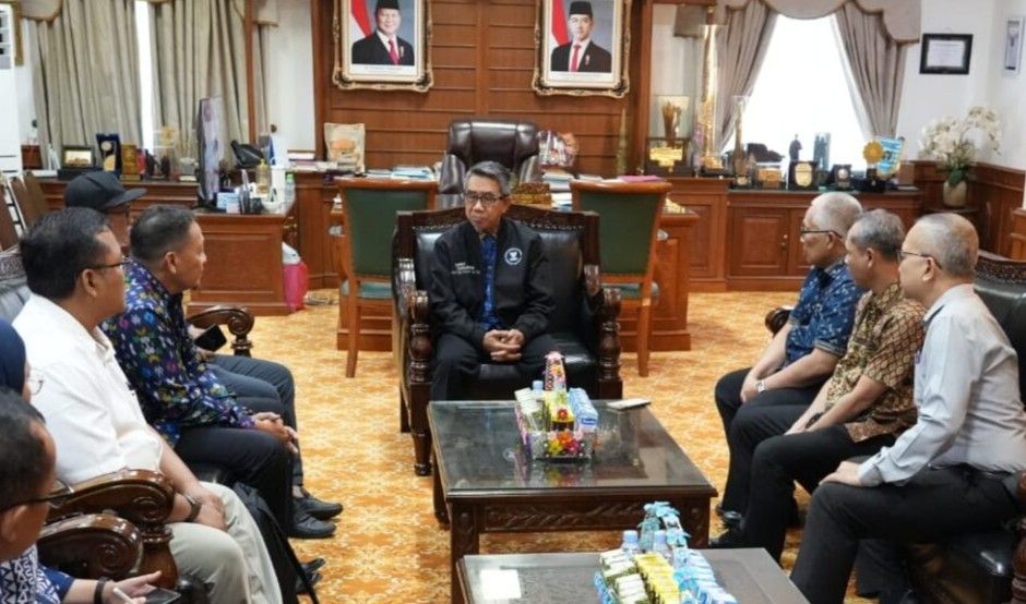 Direksi PT Bhakti Eenergi persada menyampaikan rencana ekspansi  perusahaan kepada Bupati Kutim, Ardiansyah Sulaiman, Jumat (17/7/2026)