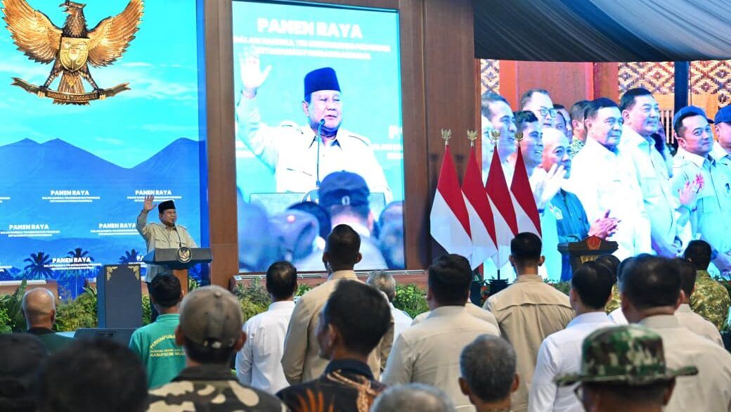 Presiden Prabowo Subianto berpidato pada panen raya di Malang, Jawa Timur.