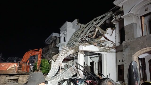 Ledakan kuat menghantam salah satu rumah di Kompleks Grand Polonia, Kota Medan