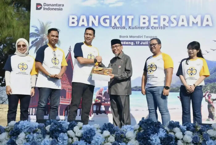 Wawako Padang dalam acara 'Bangkit Bersama, Gerak, Kuliner, Cerita' yang diselenggarakan Bank Mandiri Taspen