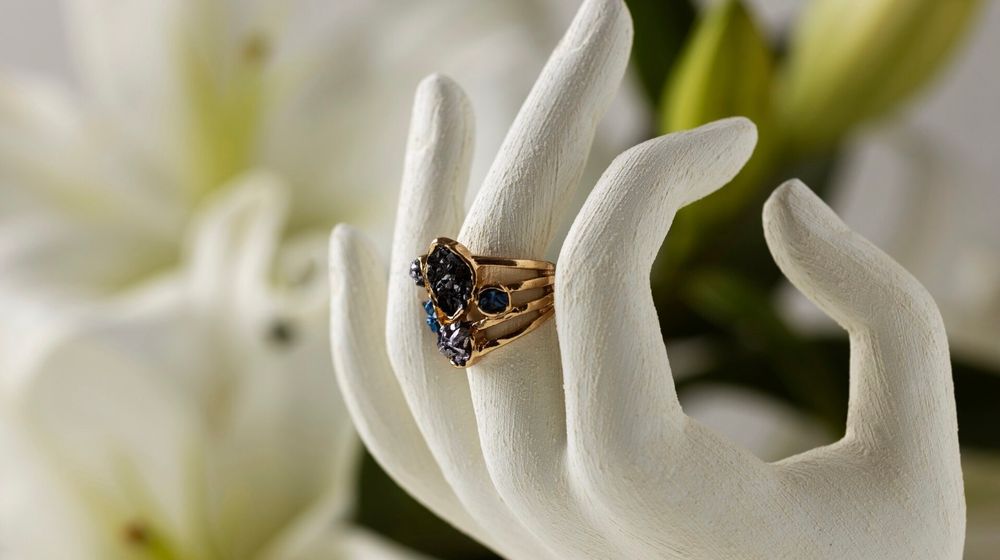 Cincin Emas Asli Tidak Mudah Berkarat atau Berubah Warna