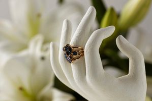 Cincin Emas Asli Tidak Mudah Berkarat atau Berubah Warna