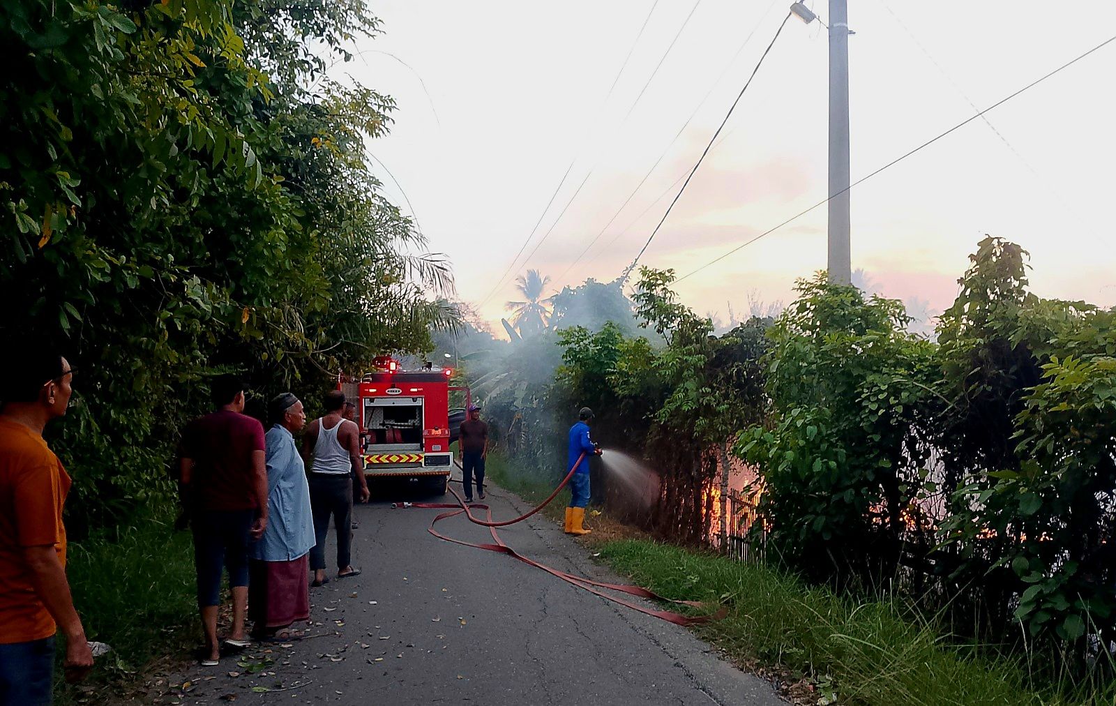 Karhutla terjadi di Gampong Cot Girek Kandang, Kecamatan Muaradua, Kota Lhokseumawe, Aceh, pada Minggu (26/7/2026)