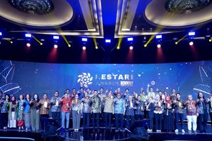 Telkom meraih Lestari Award 2026 kategori Talent Management yang diserahkan langsung Menteri Koordinator Bidang Infrastruktur dan Pembangunan Kewilayahan Agus Harimurti Yudhoyono