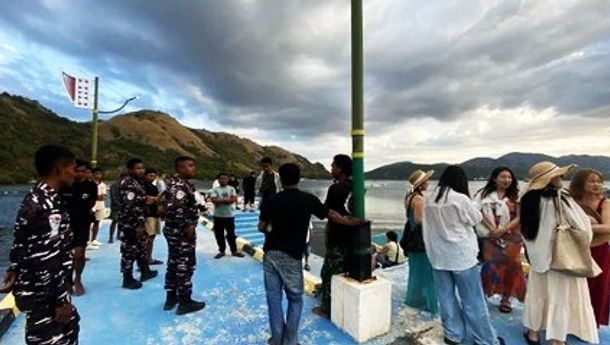 Lanal Labuan Bajo Hentikan Kapal Wisata Tanpa Izin Berlayar