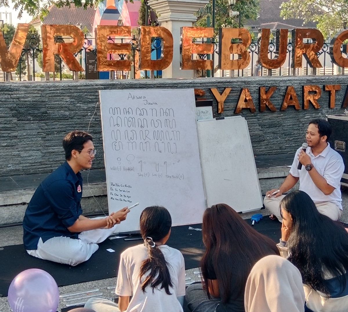 Setu Sinau di Malioboro, Ruang Belajar Melestarikan Aksara Jawa 
