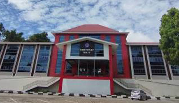 Kantor Pusat Universtias Kristen Indonesia Tomohon. 