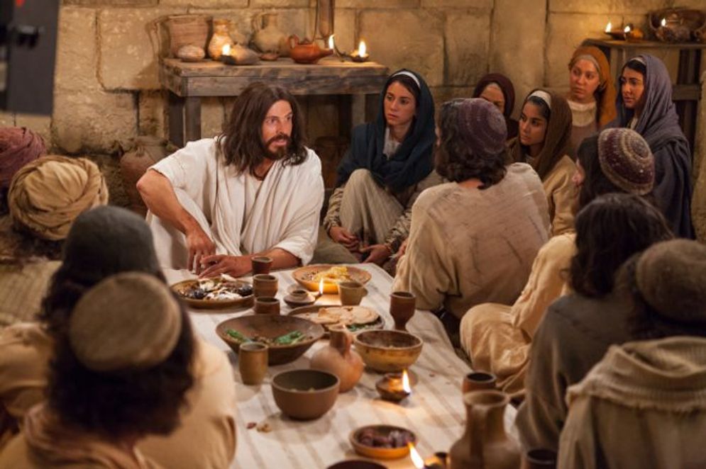 YESUS MAKAN.jpg