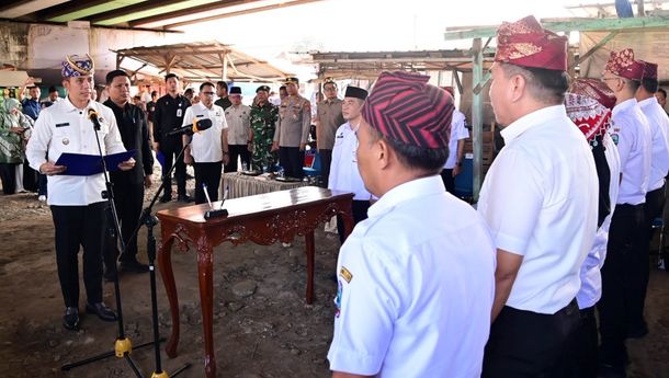 Bupati Egi Lantik 12 Pejabat di Bawah Flyover Natar