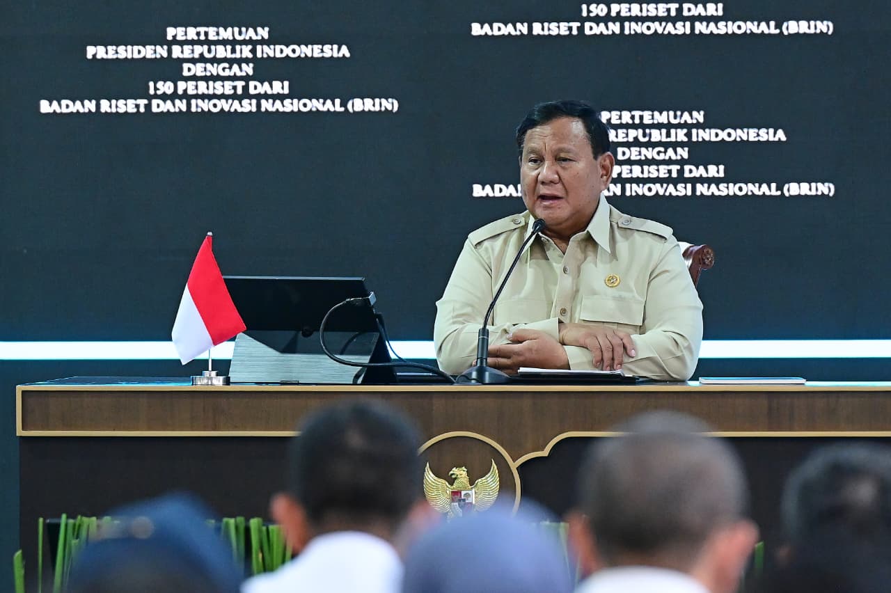 Presiden Prabowo bongkar sumber dana perbaikan sekolah dari penghematan, (menekan) praktik-praktik koruptif sampai under-invoicing.