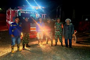 BPBD Simalungun bersama tim gabungan usai memadamkan api yang membakar lahan pertanian masyarakat di kawasan Huta Batu Marandor, Nagori Tigaras