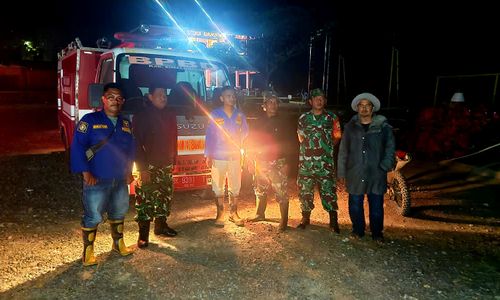 BPBD Simalungun bersama tim gabungan usai memadamkan api yang membakar lahan pertanian masyarakat di kawasan Huta Batu Marandor, Nagori Tigaras