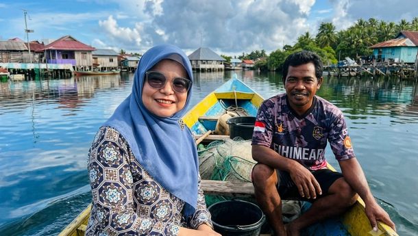 Demi Nasabah, Mantri BRI Ini Rela Tembus Lautan di Tengah Ombak Besar