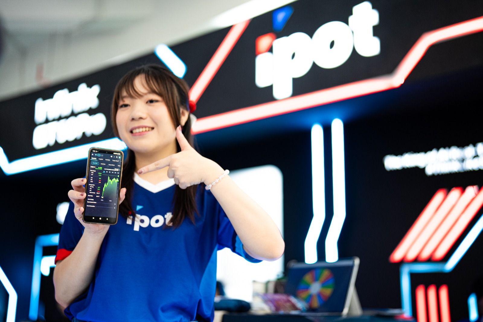 IPOT Gaet Gen Z Makin Melek Finansial lewat Esports Kapolri Cup 2026