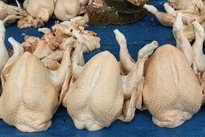 Harga daging ayam di Gunungsitoli menembus Rp60 ribu per kilogram