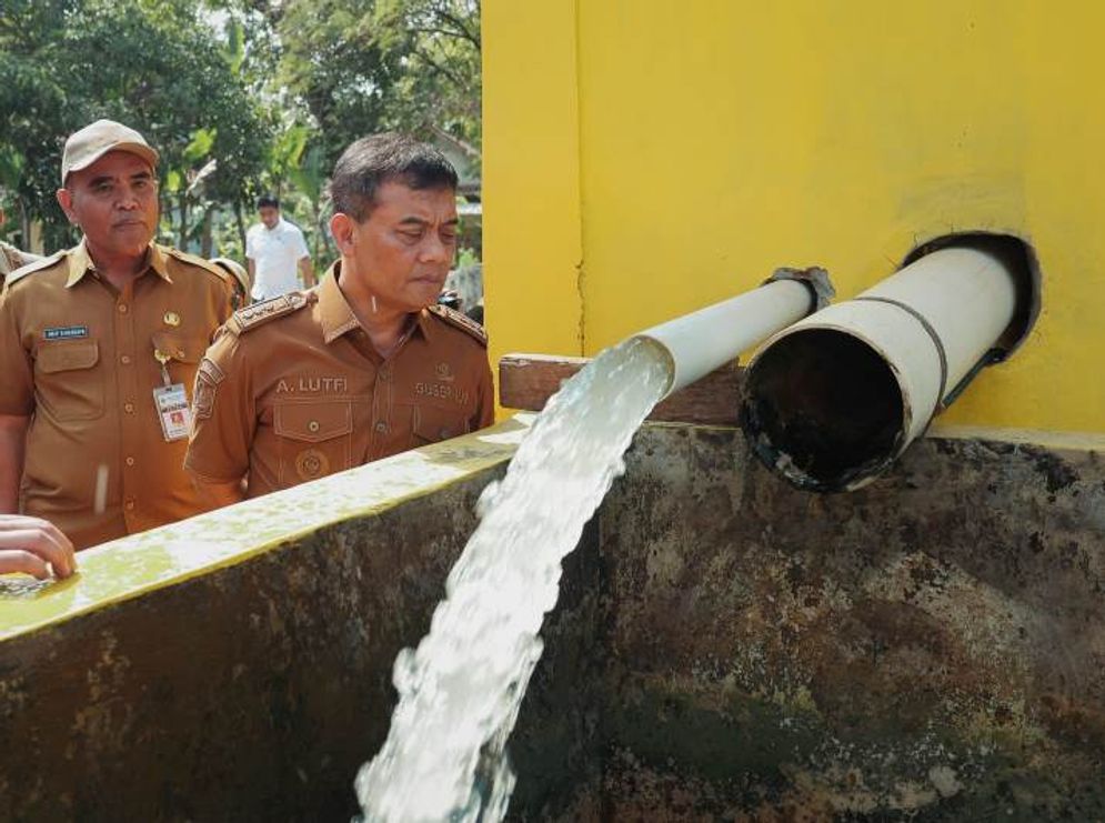 air tenaga surya.jpg