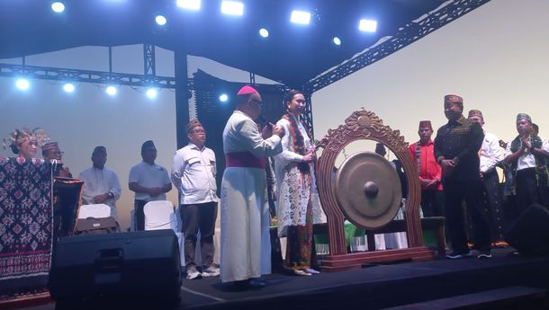 Festival Golo Koe 2026: Uskup dan Menpar Ajak Warga Rawat Iman, Budaya dan Bumi