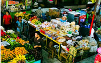 Kenali Tren Wisata Snackpacking, Liburan Sambil Cari Jajanan Lokal!
