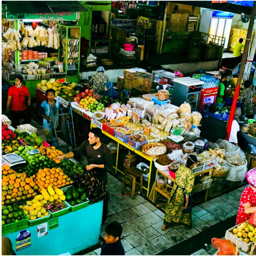 Kenali Tren Wisata Snackpacking, Liburan Sambil Cari Jajanan Lokal!