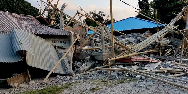 Gempa bumi berkekuatan Magnitudo 7,7 mengguncang Kabupaten Nagekeo, NTT), Sabtu (15/8/2026) pukul 04.58.24 WIB
