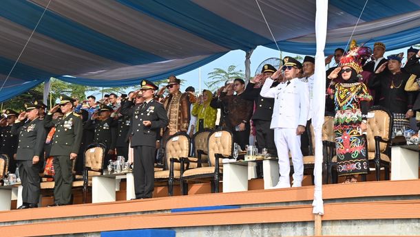 Merah Putih Menyala dari Menara Siger di HUT ke-81 RI