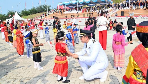Warga Lampung Selatan Rayakan Kemerdekaan Tanpa Sekat di Menara Siger