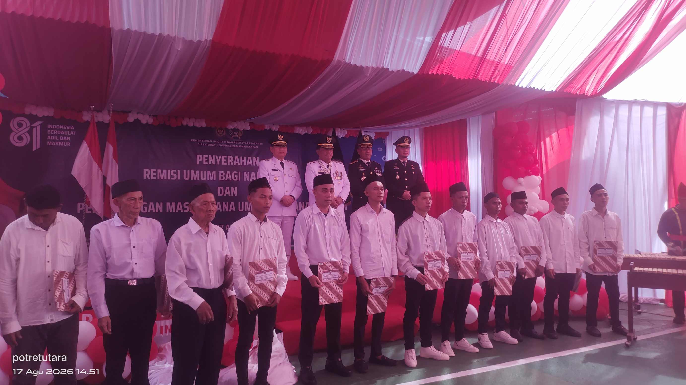 Penyerahan remisi dalam rangka HUT RI Ke-81 di Rutan Manado.