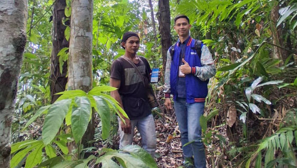 Demi Nasabah, Mantri BRI Ini Rela Jalan Kaki Menembus Pelosok Cianjur Selatan