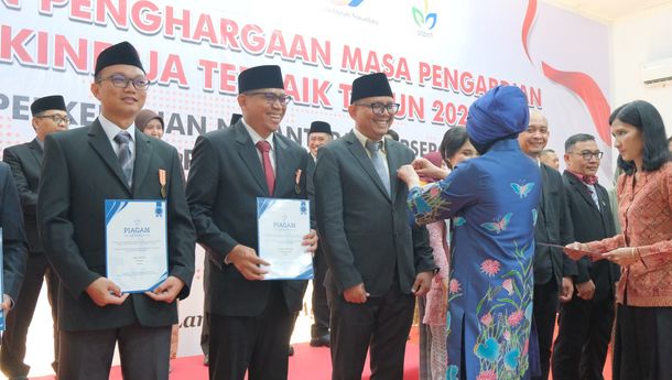 Rayakan HUT Ke-81 RI, PTPN I Regional 7 (Persero) Beri Penghargaan Karyawan