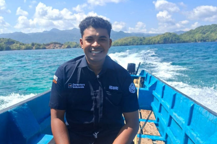 Terjang Ombak, Mantri BRI Layani Perbankan Warga di Kepulauan Maluku Utara