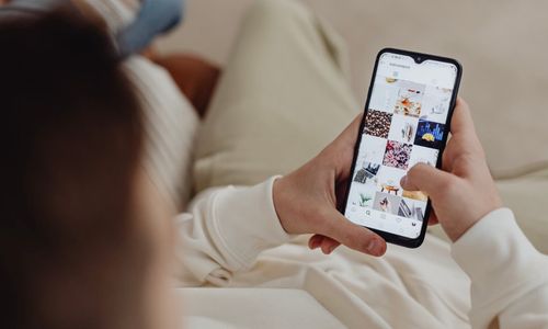 Tak Perlu Hapus Semua, Begini Cara Hapus Satu Foto di Carousel Instagram