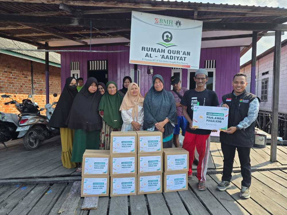 BMH Bontang menyalurkan 15 paket sembako kepada lansia dan keluarga dhuafa di Bontang Kuala dan Api-Api dalam program Pahlawan Masa Kini.