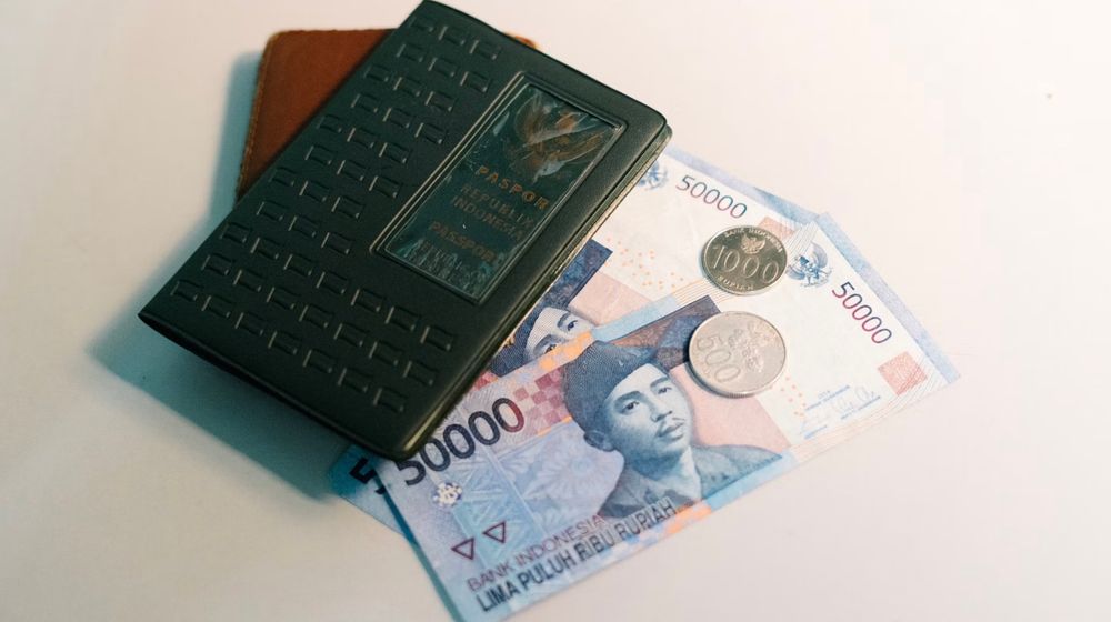 Jangan Tertipu! Ini Cara Membedakan Uang Asli dan Palsu