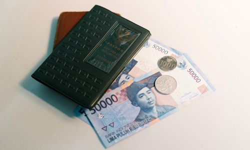 Jangan Tertipu! Ini Cara Membedakan Uang Asli dan Palsu