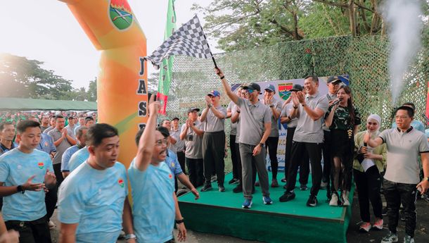 Gubernur Mirza Ikuti Gerak Jalan Sehat HUT Kodam XXI/Radin Inten
