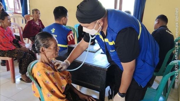 EMT Komposit Layani 138 Warga Terdampak Gempa di Ende