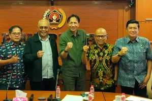 Austin Tumengkol saat berkunjung ke kantor PWI pusat di gedung Dewan Pers, Jakarta