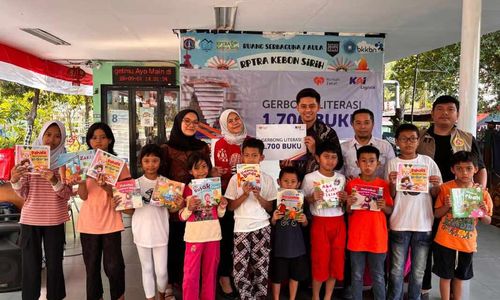Tingkatkan Minat Baca, KAI Logistik Salurkan 1.700 Buku melalui Program “Gerbong Literasi”.jpg