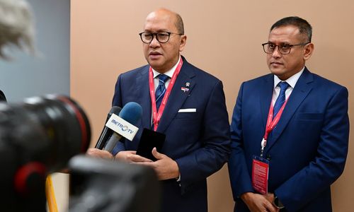 Menteri Investasi dan Hilirisasi sekaligus CEO Danantara, Rosan P. Roeslani dan Direktur Utama PT Pupuk Indonesia (Persero) Rahmad Pribadi saat memberikan keterangan pers di Vladivostok, Rusia, Kamis, 3 September 2026.