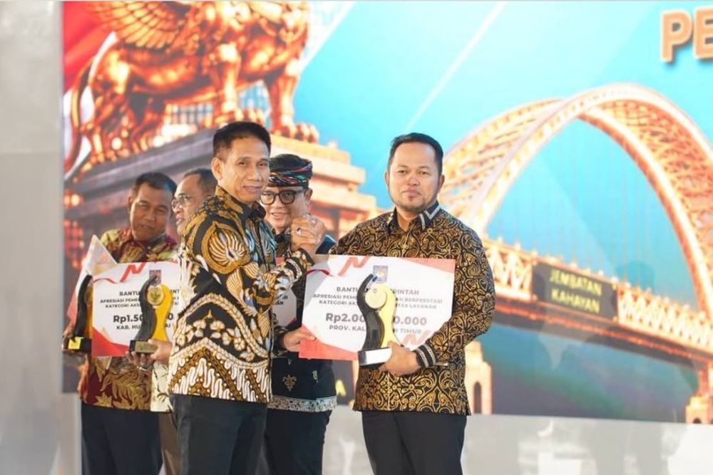 Gubernur Rudy Mas’ud meminta capaian ini menjadi momentum meningkatkan pelayanan publik.