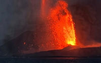 Waspada Abu Vulkanik Erupsi Anak Krakatau! Ini Cara Melindungi Diri yang Tepat
