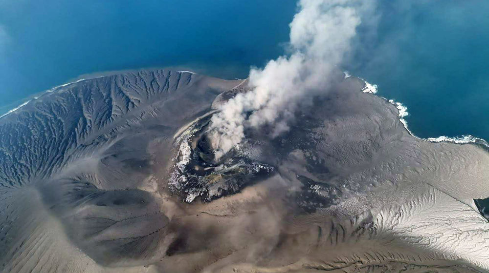 arsip-berita-aktivitas-anak-krakatau-terus-dipantau-pvmbg-pastikan-status-siaga-tetap-berlaku-usai-erupsi-menerus-25-jam-wkequzi.jpg