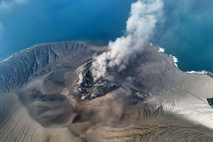 arsip-berita-aktivitas-anak-krakatau-terus-dipantau-pvmbg-pastikan-status-siaga-tetap-berlaku-usai-erupsi-menerus-25-jam-wkequzi.jpg