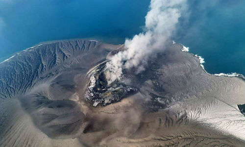 arsip-berita-aktivitas-anak-krakatau-terus-dipantau-pvmbg-pastikan-status-siaga-tetap-berlaku-usai-erupsi-menerus-25-jam-wkequzi.jpg