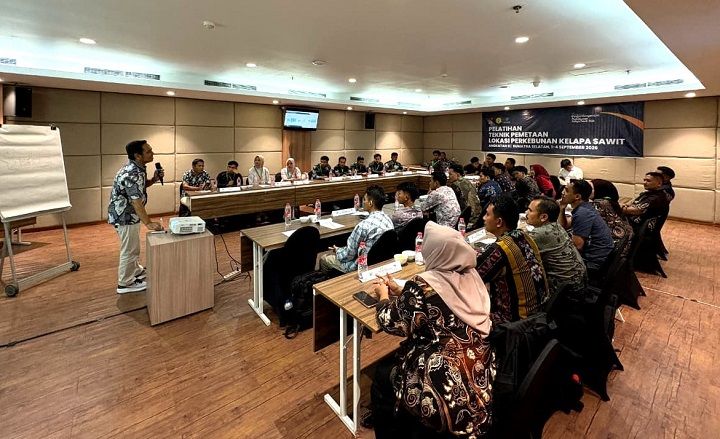 Dorong Hilirisasi Industri Sawit, Pekebun Swadaya Dilatih Teknik Pemetaan Lahan