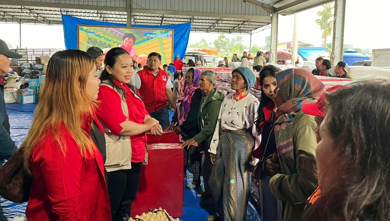 PDI Perjuangan Sumut salurkan bantuan untuk pengungsi Gunung Sinabung