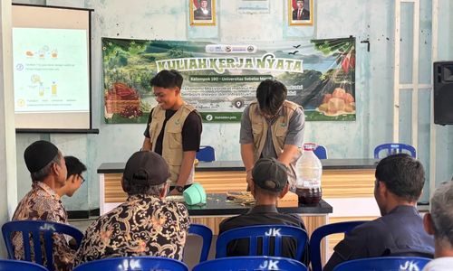 Mahasiswa KKN UNS Latih Warga Jetis Kidul Buat BioProtek dan Pupuk Organik Cair