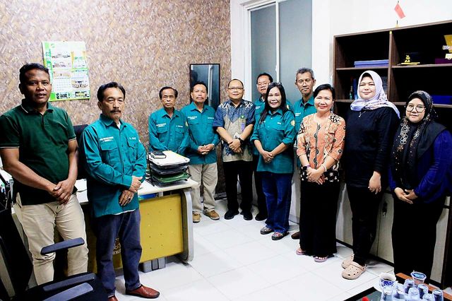 Kasi Penkum Kejati Sumut Rizaldi menerima kunjungan silaturahmi pengurus Fordimka di kantornya
