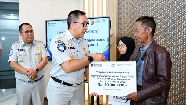 Jasa Raharja Serahkan Santunan Dua Ahli Waris Korban KM Virgo Transport 8